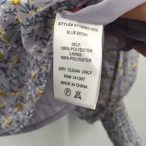 ASTR Women's Ruffle Neck Blouse Top Blue Ditsy Lavender Ruched Cuffs X-Small NWT - Picture 6 of 6